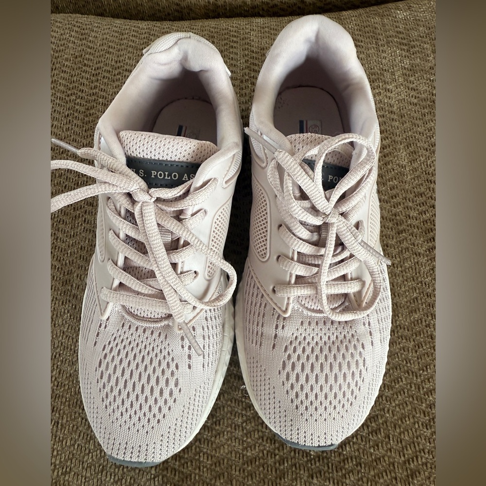US POLO ASSN. SNEAKERS OR TENNIS SHOE